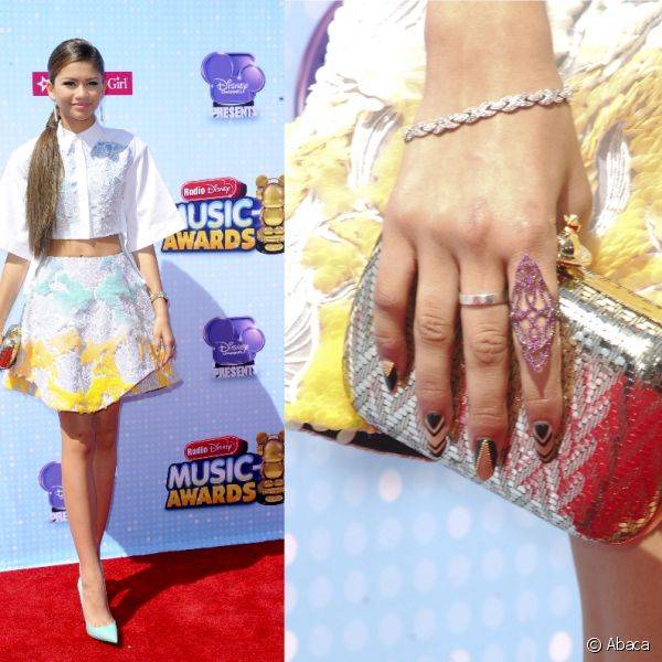 Zendaya capricou na nail art para o Radio Disney Music Awards